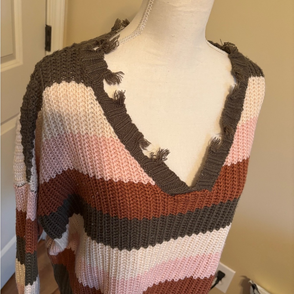 Wonderly sweater women’s size small fall colors distressed - Picture 2 of 6
